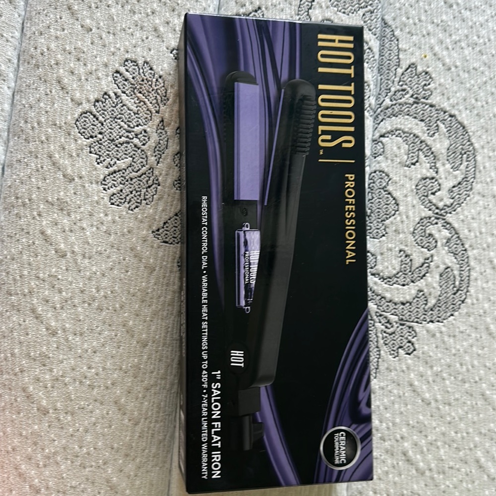 A 1” salon flat iorn